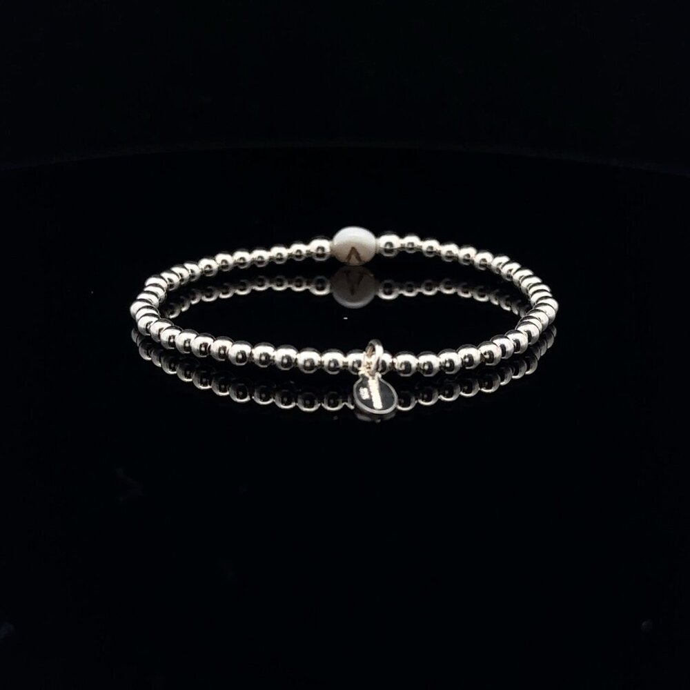 925 Sterling Silver Beaded Stretch Stacking Bracelet MOP Letter Initial V - Picture 5 of 6